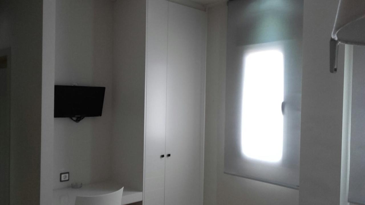 Hotel Onil Bagian luar foto